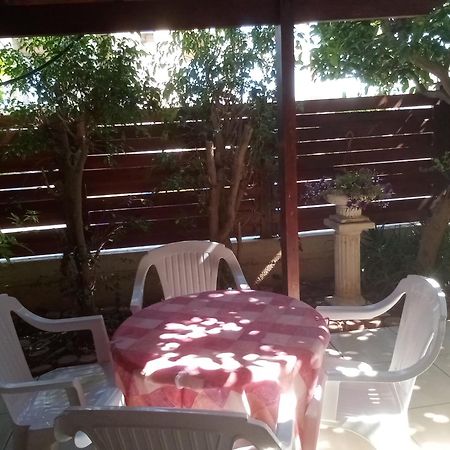 Green Patio Ларнака Екстериор снимка