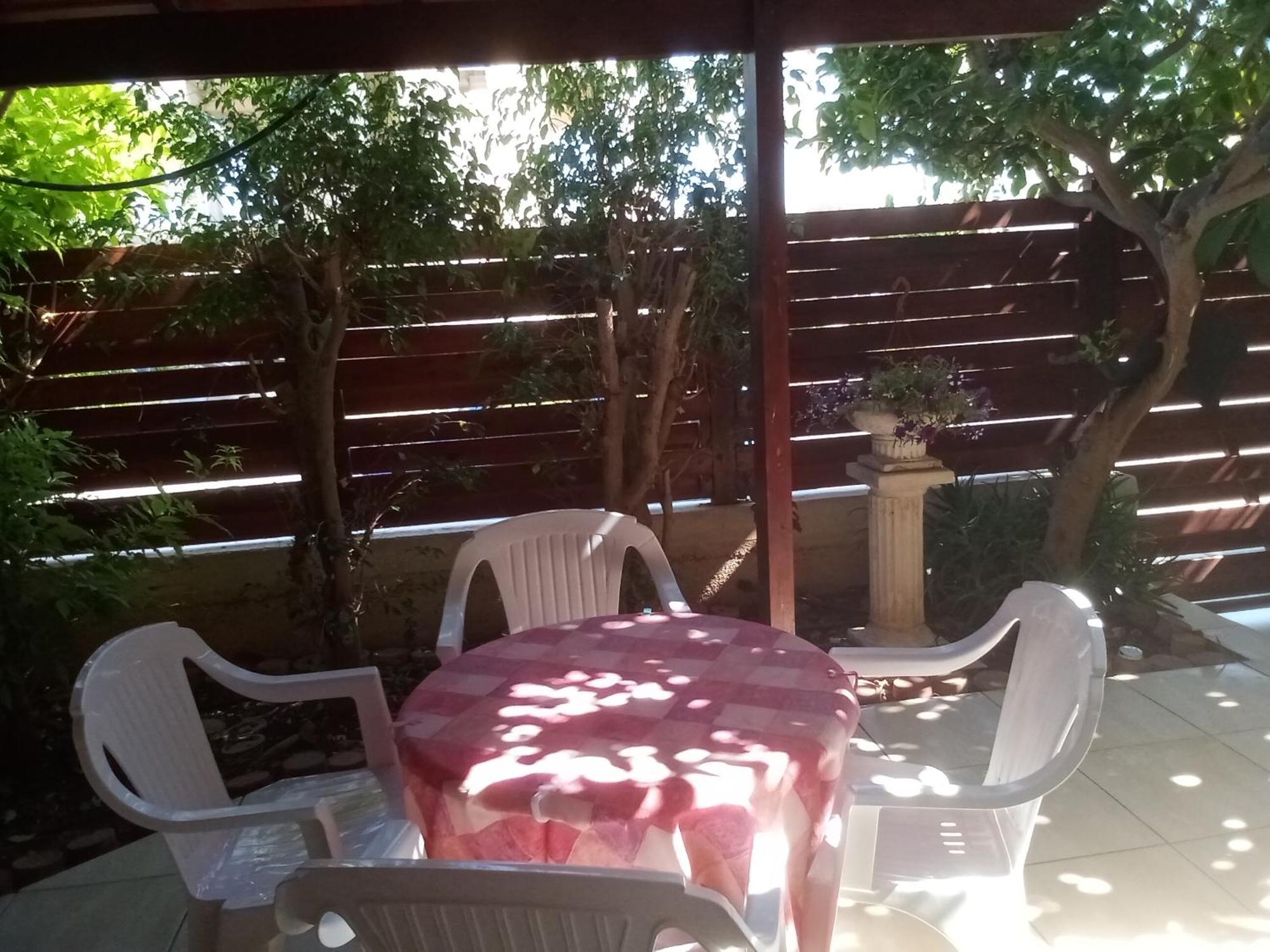 Green Patio Ларнака Екстериор снимка